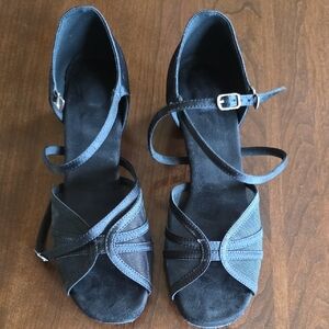 Black Women's Strappy Ankle-Wrap Sandals